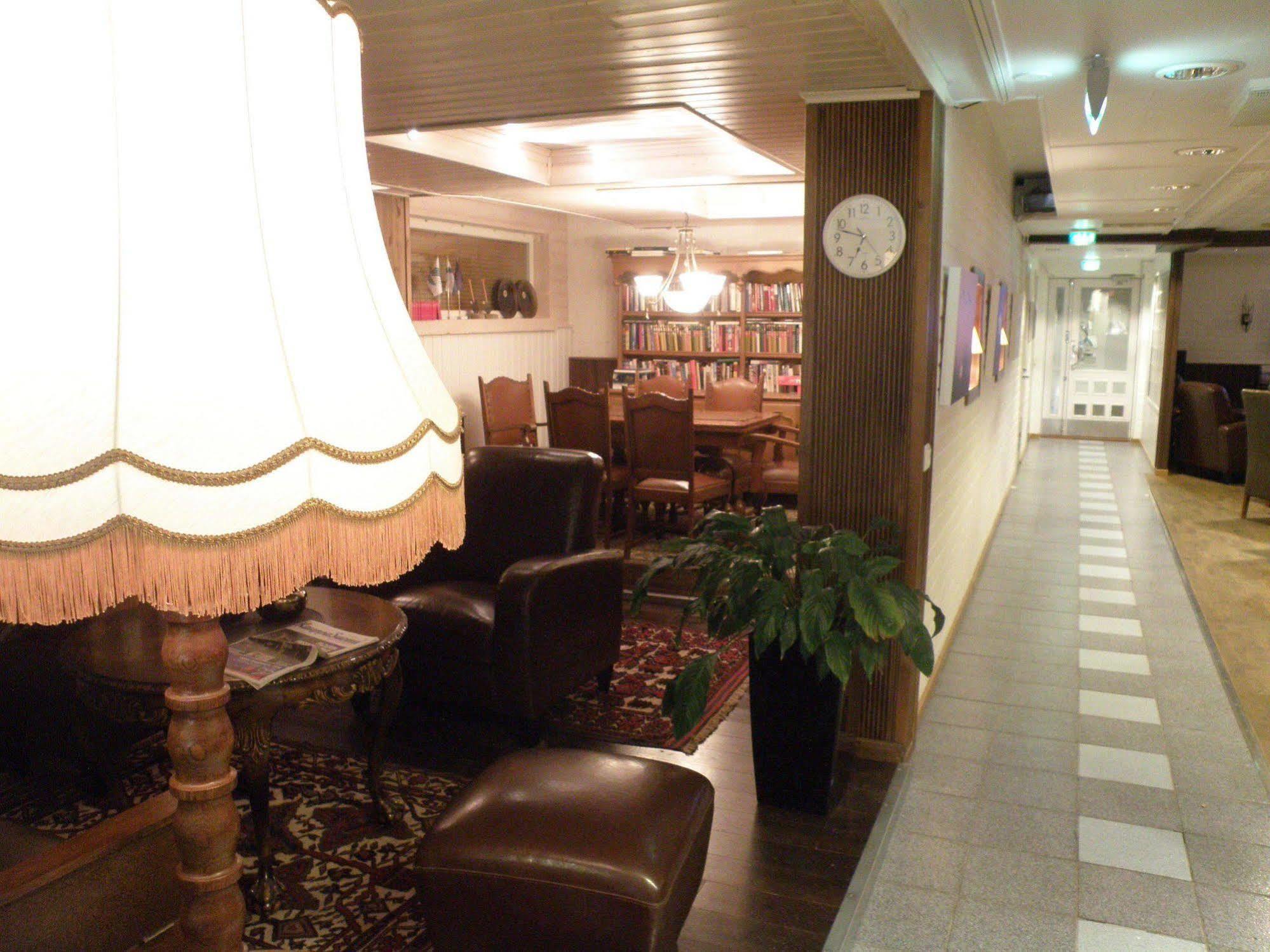 Finlandia Hotel Airport Oulu Кемпеле Екстериор снимка
